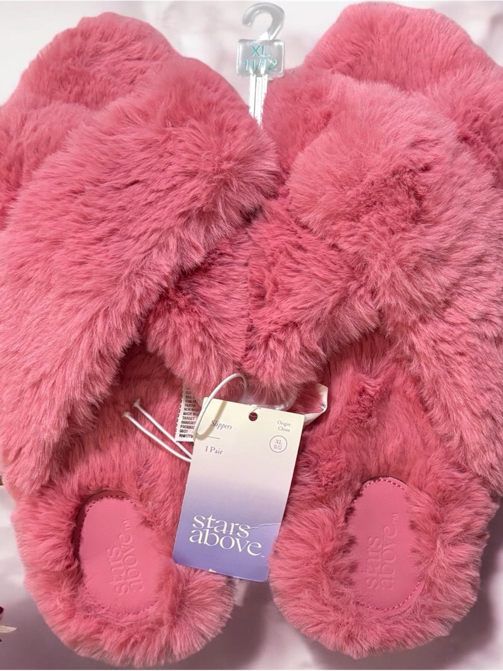 stars above Plush Fuzzy Slide Slippers in Pink
